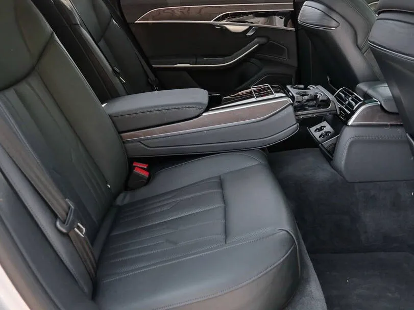 Audi A8 55 TFSI quattro Tiptronic 2
