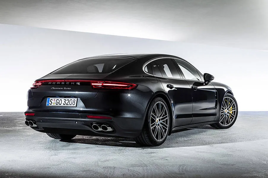 Porsche Panamera 4 6