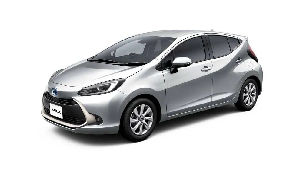 Toyota Aqua GR Sport 6