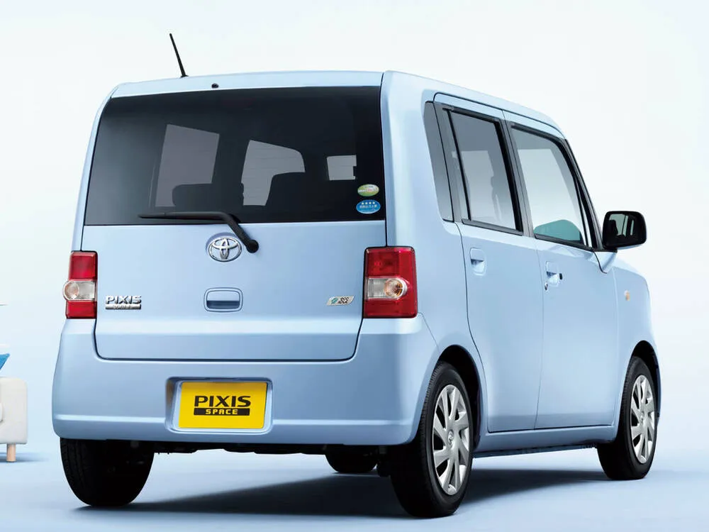 Toyota Pixis Space L 5