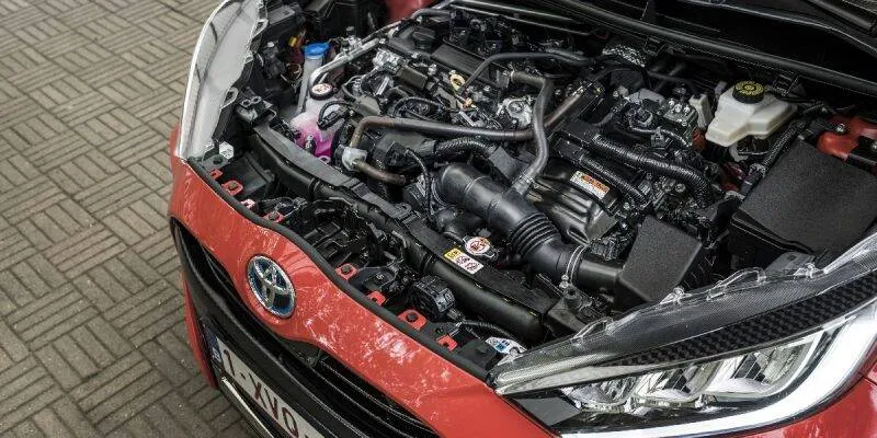 Toyota Yaris Hatchback Hybrid X 5